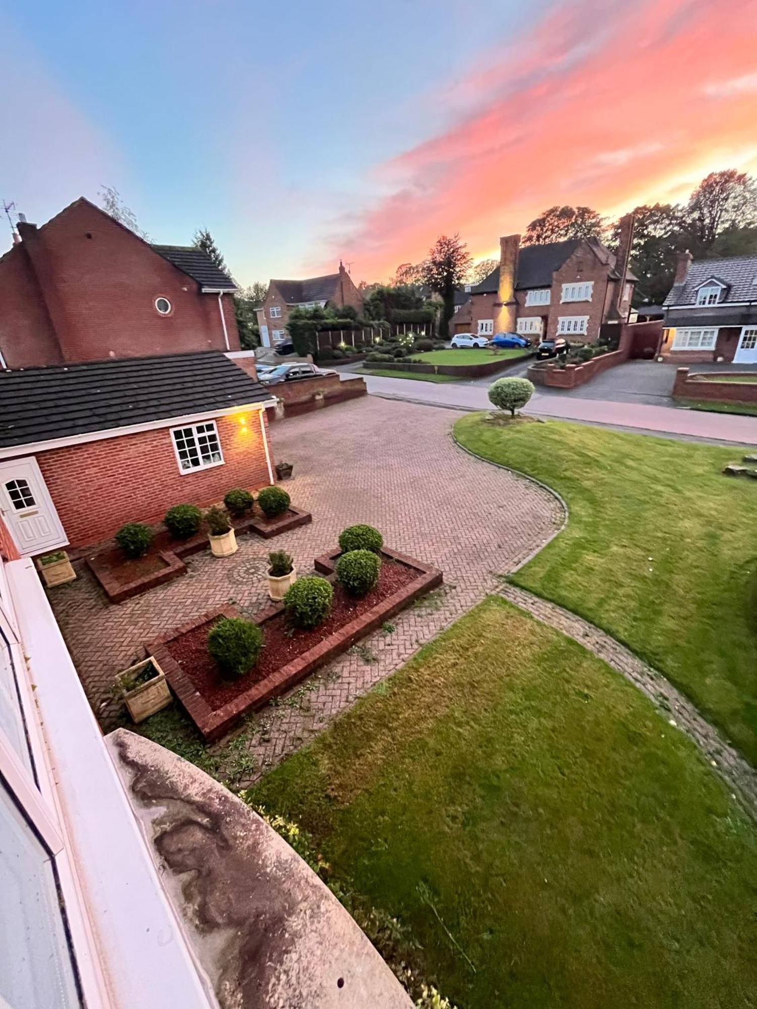 Unwind In Comfort At Cosy Caradus Free Parking Birmingham Exteriör bild